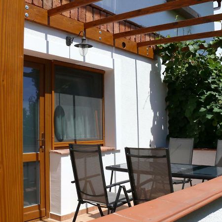 Sára Apartman Heviz Exterior foto