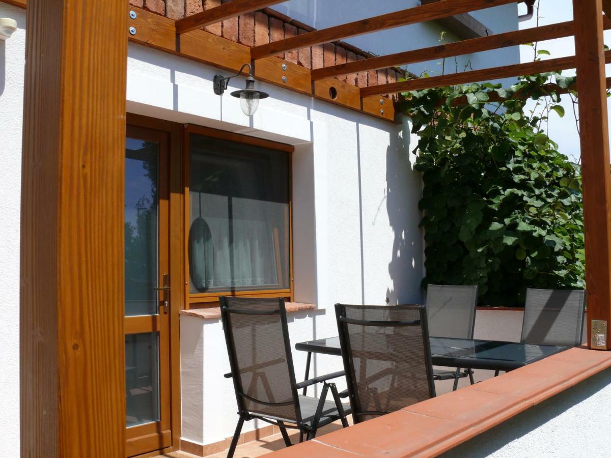 Sára Apartman Heviz Exterior foto